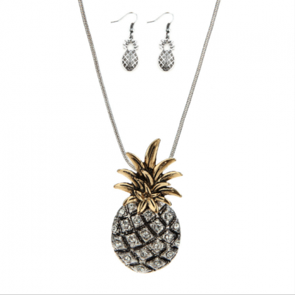Diamond-studded Pineapple Necklace To Do The Old..