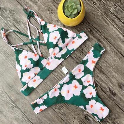Summer Sexy Women Bikini Small Flower Swimsuit..