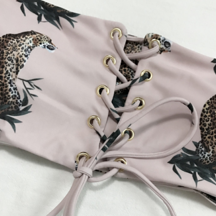 The Leopard Print Bikini Swimsuit Bind A Strapless..