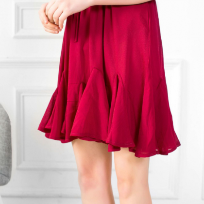 Short Sleeved Solid Color Dress With Elastic Belt..
