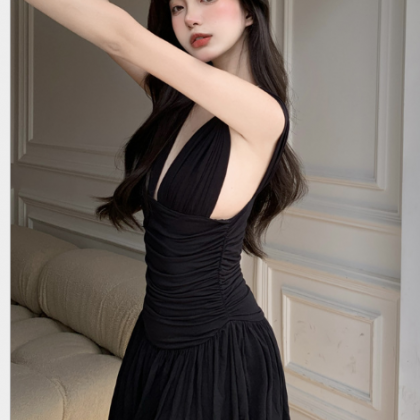 Age Reducing Sexy V-neck Pleated Skirt 2021 Summer..