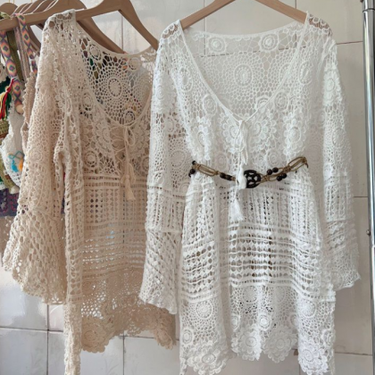 Vacation Mid Long Cut Out Flare Sleeve Lace..