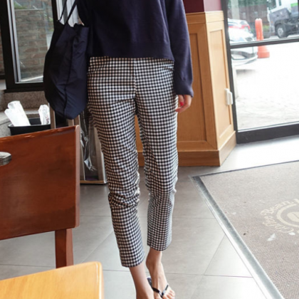 Black And White Checkered Nine-point Pants..