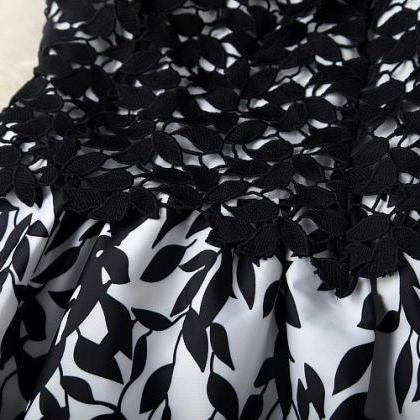 Black And White Contrast Color Leaf Bud Silk Dress..