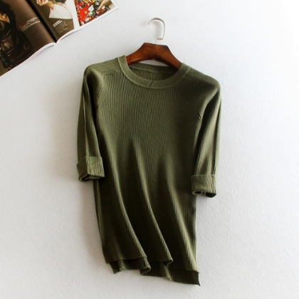 The Round Neck Short Sleeve Slim Solid Color Basic..