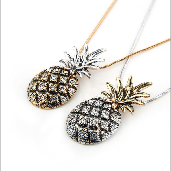 Diamond-studded Pineapple Necklace To Do The Old Green Alloy Sets