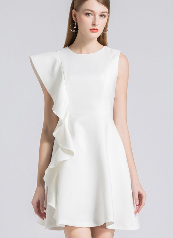A Sleeveless White Waisted X - Shaped Skirt With Lotus Leaf Edge
