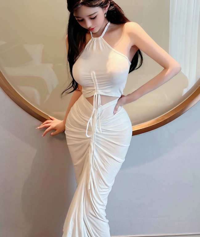 Two piece summer suit 2021 new women's Sexy Halter Top + pleated buttock skirt