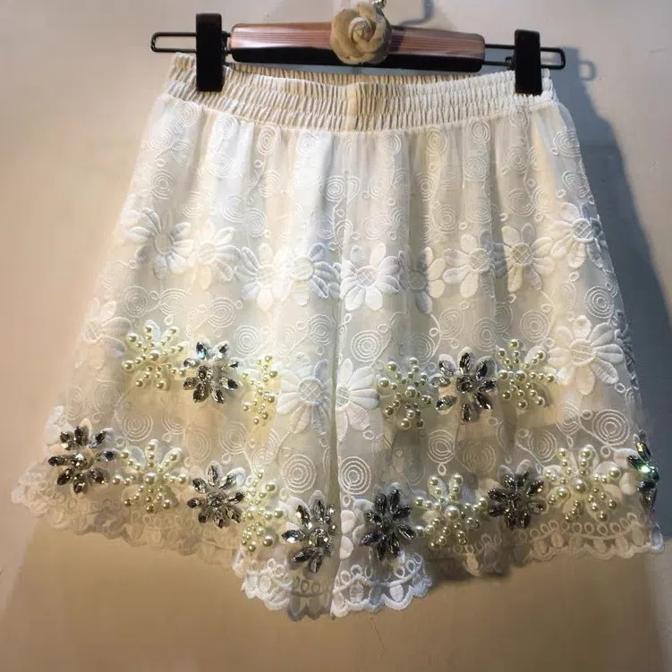Plus Size Small Fragrant Feng Shui Diamond Nail Beads Flower Lace Hook Flower Elastic Waist 3/4 Shorts