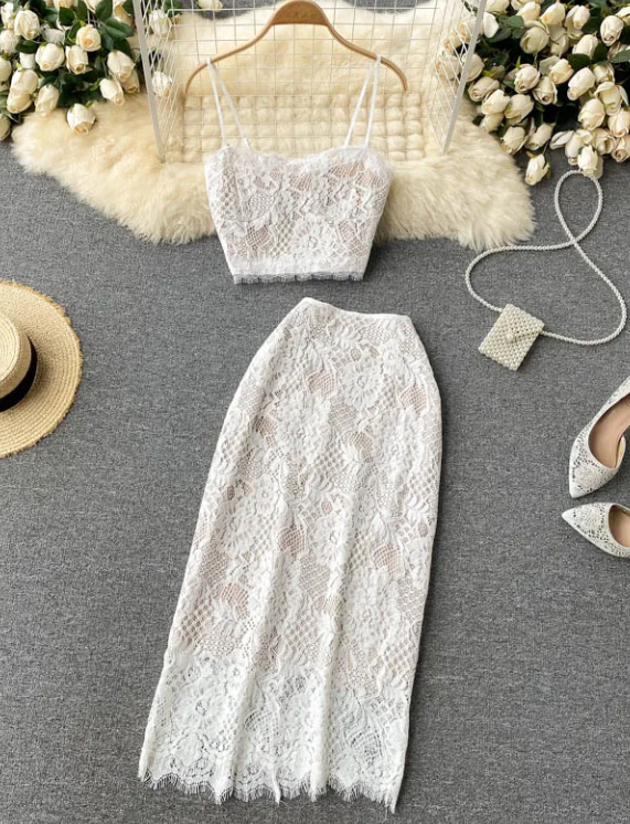 SKY LACE SUMMER HALTER WOVEN TOP