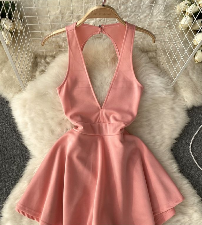 deep v neck peplum dress Discover the New Deep V-Neck Bubble Peplum Midi Dress