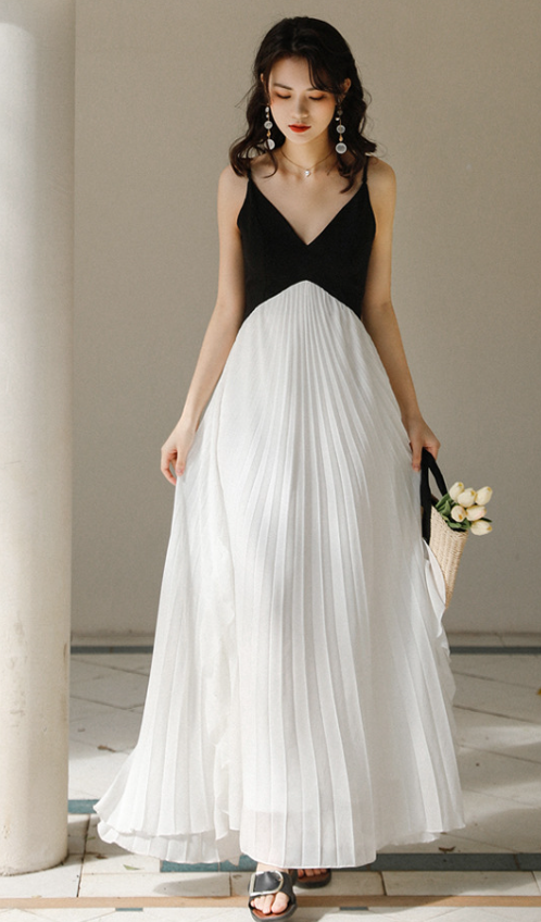 Black And White Patchwork Irregular Ruffled Edge Super Fairy Strap Dress