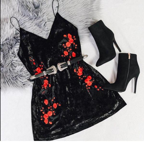 Fashion Black Rose Embroidery Dress