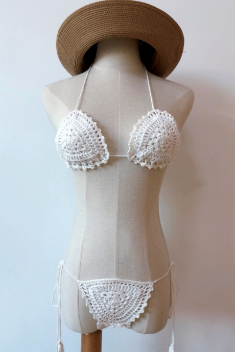 The new pure manual knits bikini sexy fringed strap swimsuit