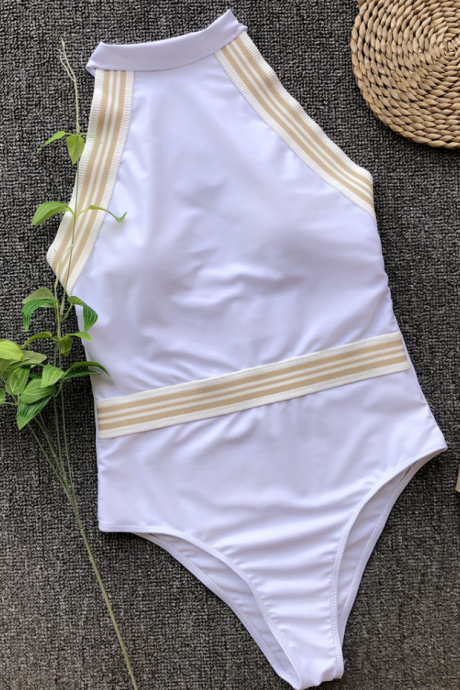 2019 Explosion Models Bikini Sexy Gathered White Wide-breasted One-piece Swimsuit