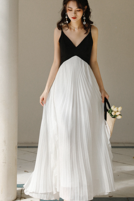 Black And White Patchwork Irregular Ruffled Edge Super Fairy Strap Dress