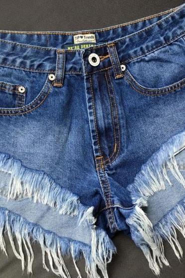 High Waisted Washed And Ground White Denim Cut With Fur Edge Pockets For Slimming Shorts
