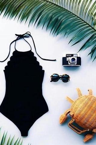 One-piece Halter Neck Tie Swimsuit With Scalloped Details