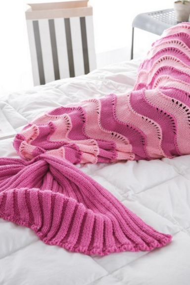 The new wave fight color mermaid blanket tail tail knitted blanket air - conditioning blanket sofa warm blanket Rose red